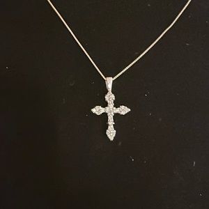 10 karat frost pendant with chain